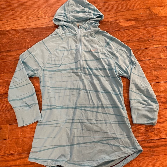 Nike Pullover Top with Hood - Picture 4 of 6